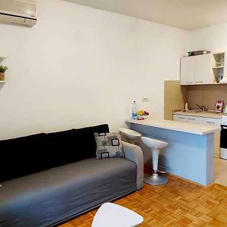 Red Brick Διαμέρισμα Βελιγράδι Εξωτερικό φωτογραφία